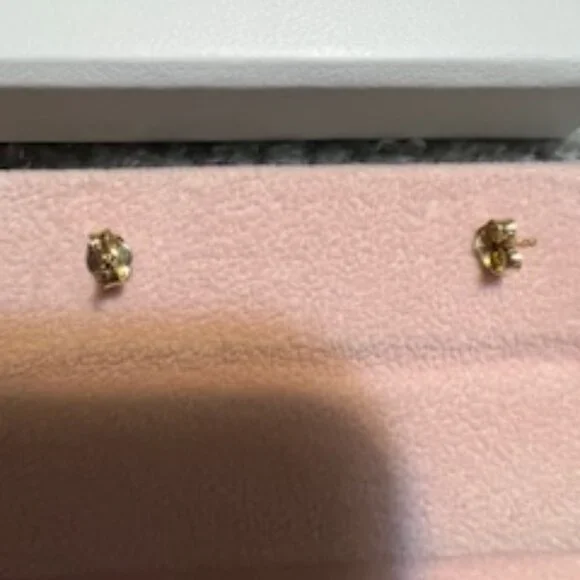 NIB Jennifer Meyer 18Kt. Mini Diamond 4-Leaf Clover Post Earrings - Picture 6 of 7